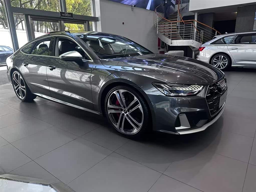 2024 Audi S7 银灰色, 5,000 km, China export – photo 2