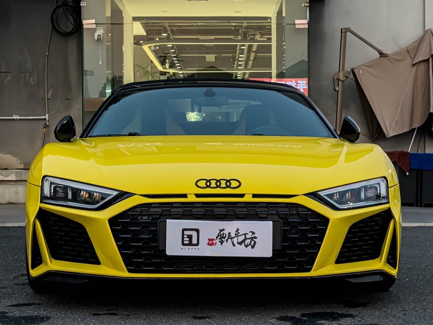 2017 Audi R8 Yellow, 29,000 km, China export – photo 2
