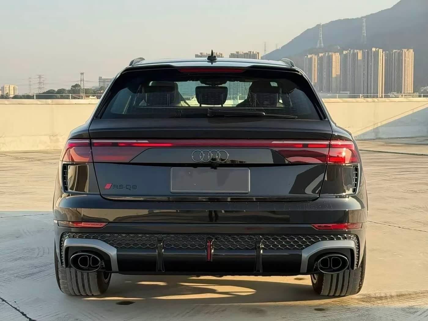 2025 Audi RS Q8 Black, 10,000 km, China export – photo 5