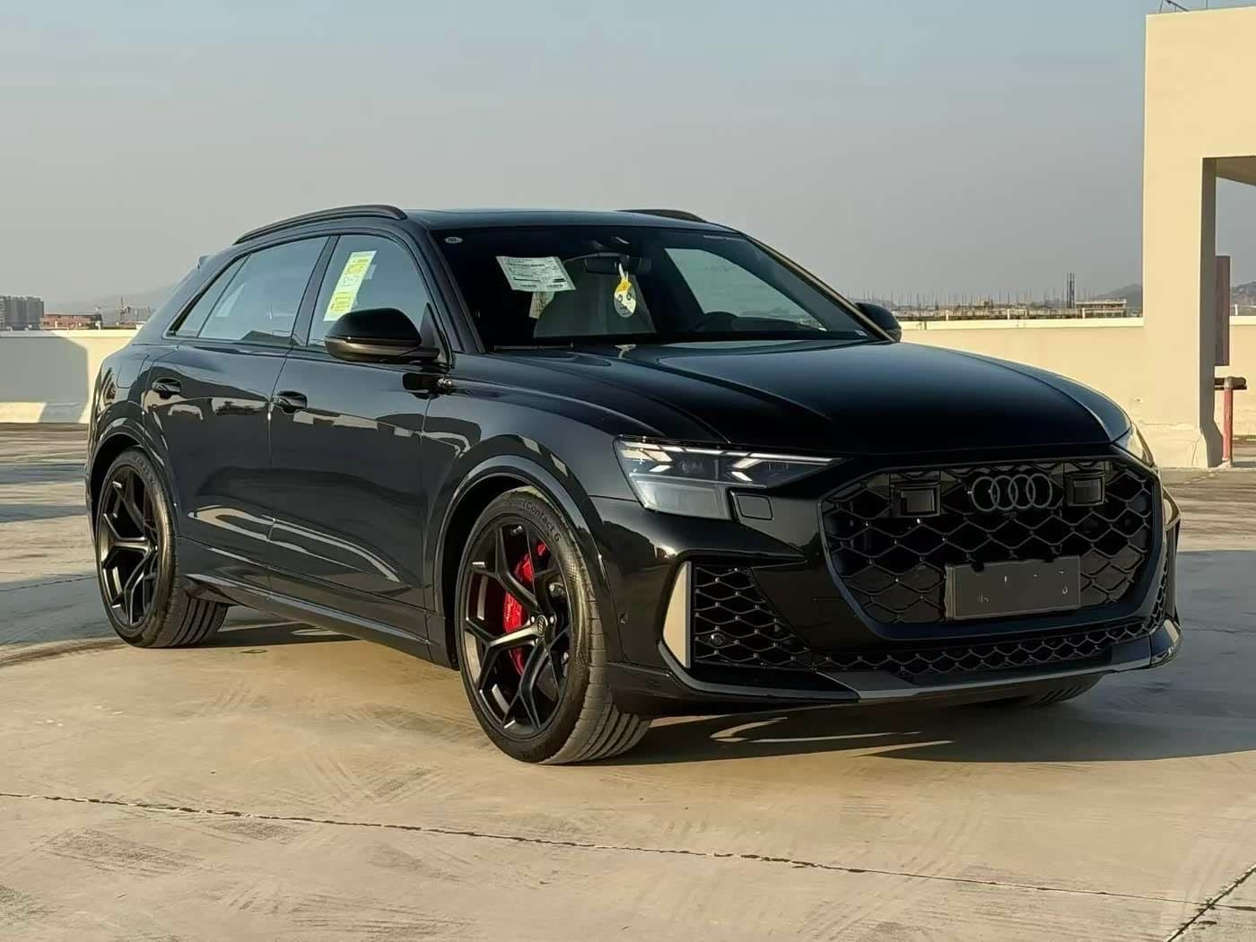2025 Audi RS Q8 Black, 10,000 km, China export – photo 1