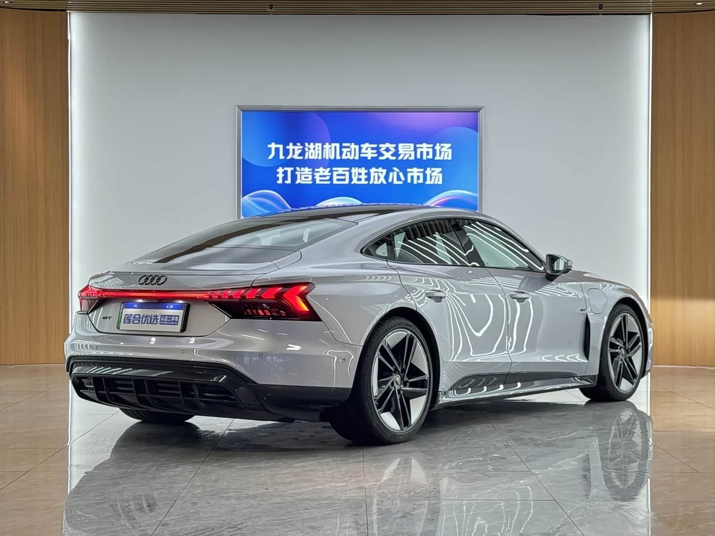 2023 Audi e-tron GT 银灰色, 27,900 km, China export – photo 4