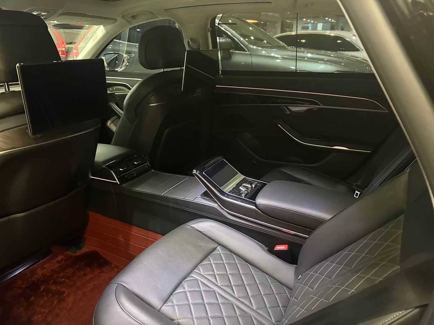 2023 Audi A8 Black, 53,000 km, China export – photo 5