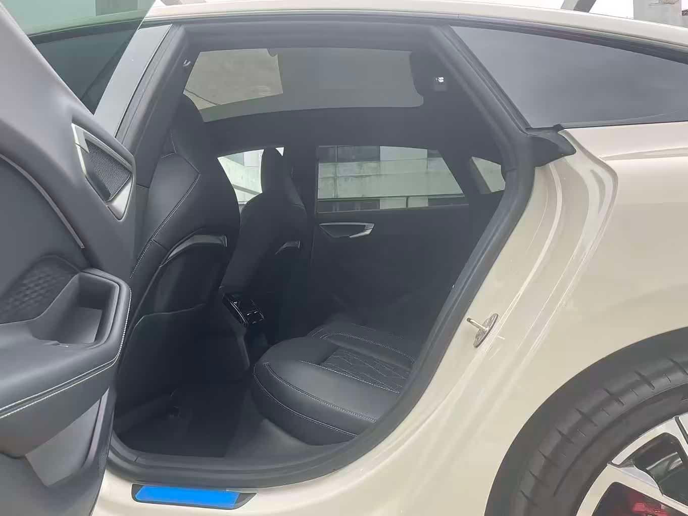 2025 Audi A5L Sportback White, 700 km, China export – photo 6