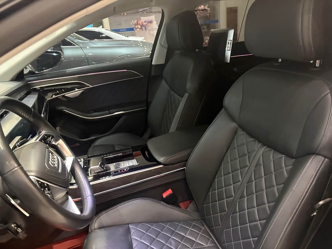 2023 Audi A8 Black, 53,000 km, China export – photo 4