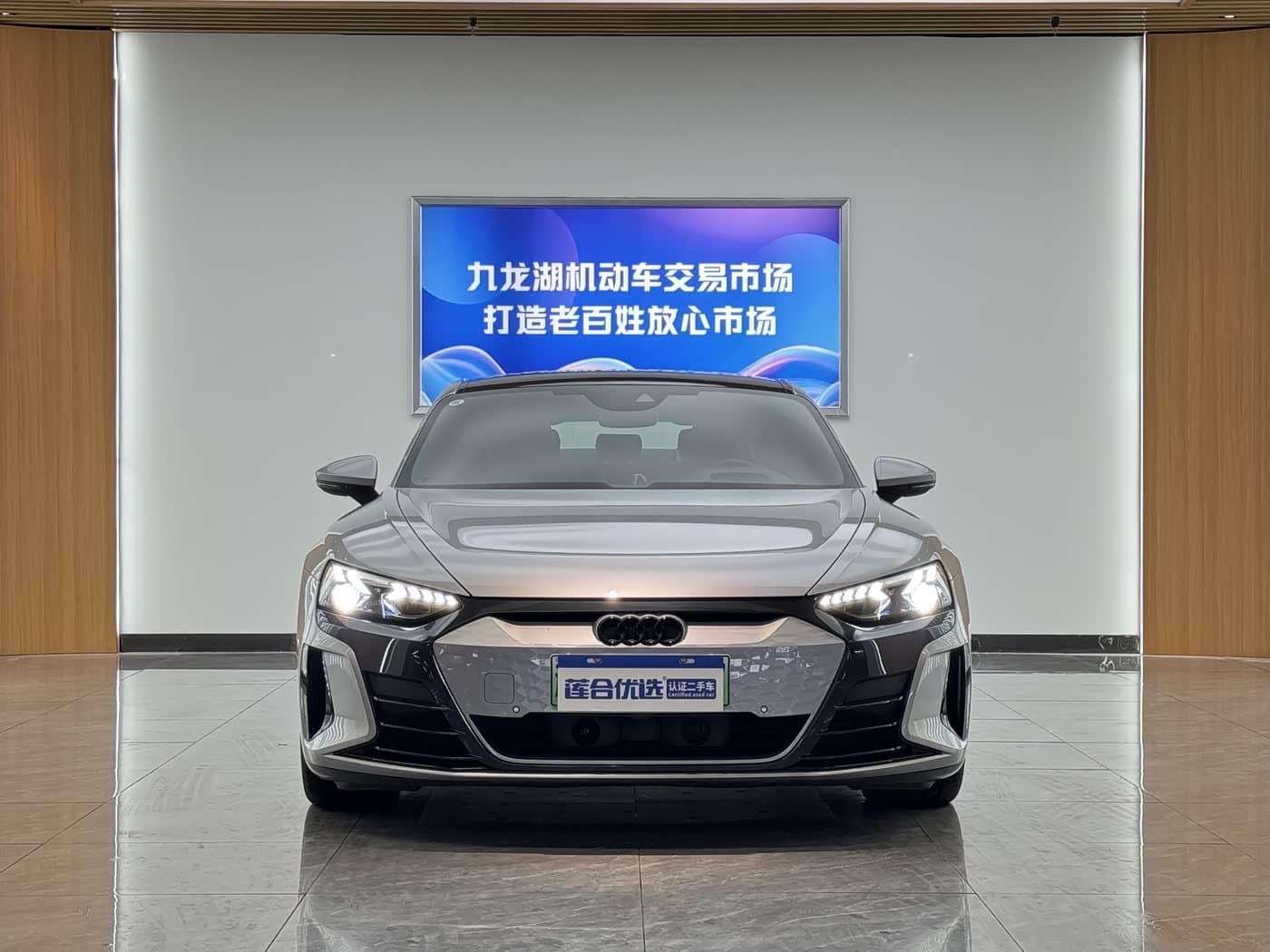 2023 Audi e-tron GT 银灰色, 27,900 km, China export – photo 2