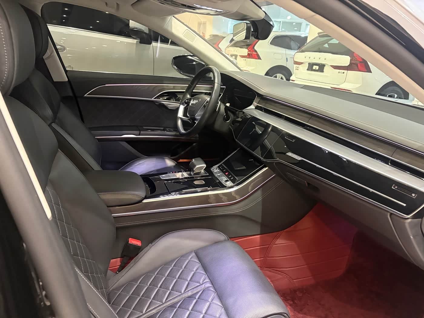 2023 Audi A8 Black, 53,000 km, China export – photo 2