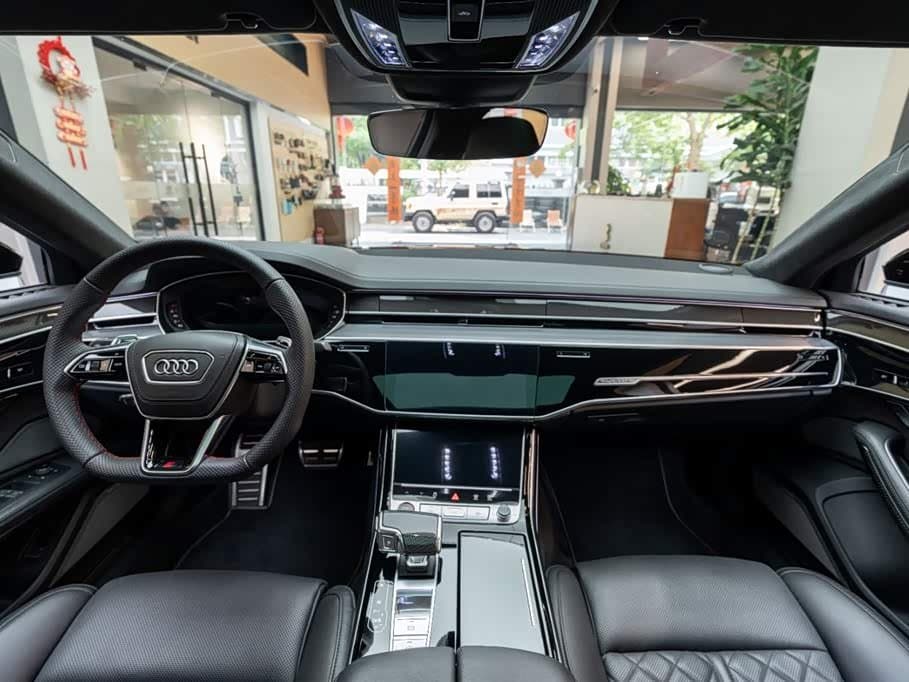 2020 Audi S8 银灰色, 61,600 km, China export – photo 7