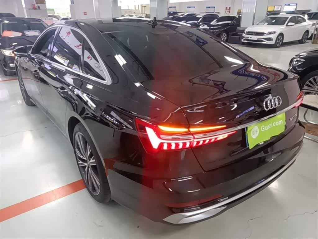 2022 Audi A6L Black, 31,600 km, China export – photo 5
