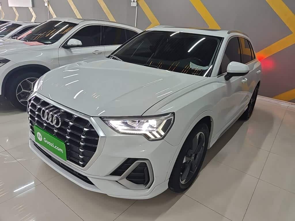 2021 Audi Q3 White, 65,400 km, China export – photo 2