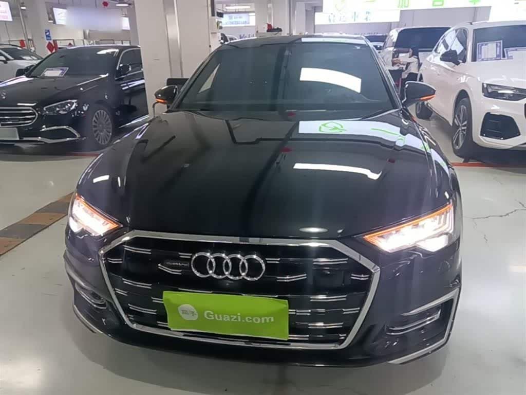2022 Audi A6L Black, 31,600 km, China export – photo 3