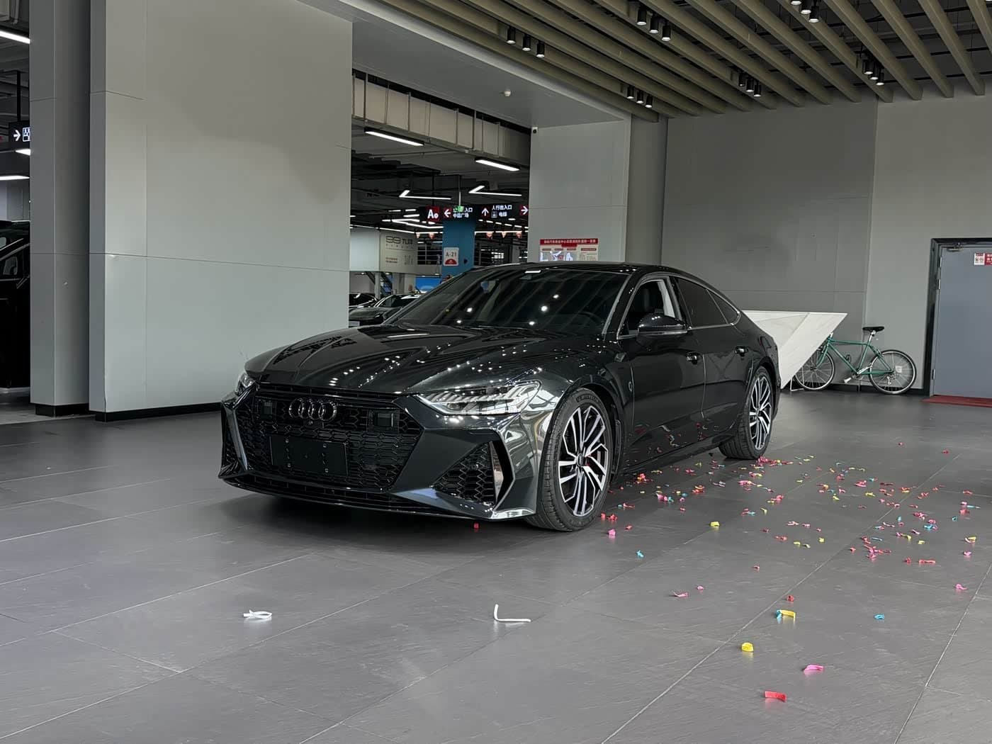 2018 Audi A7 银灰色, 90,000 km, China export – photo 1