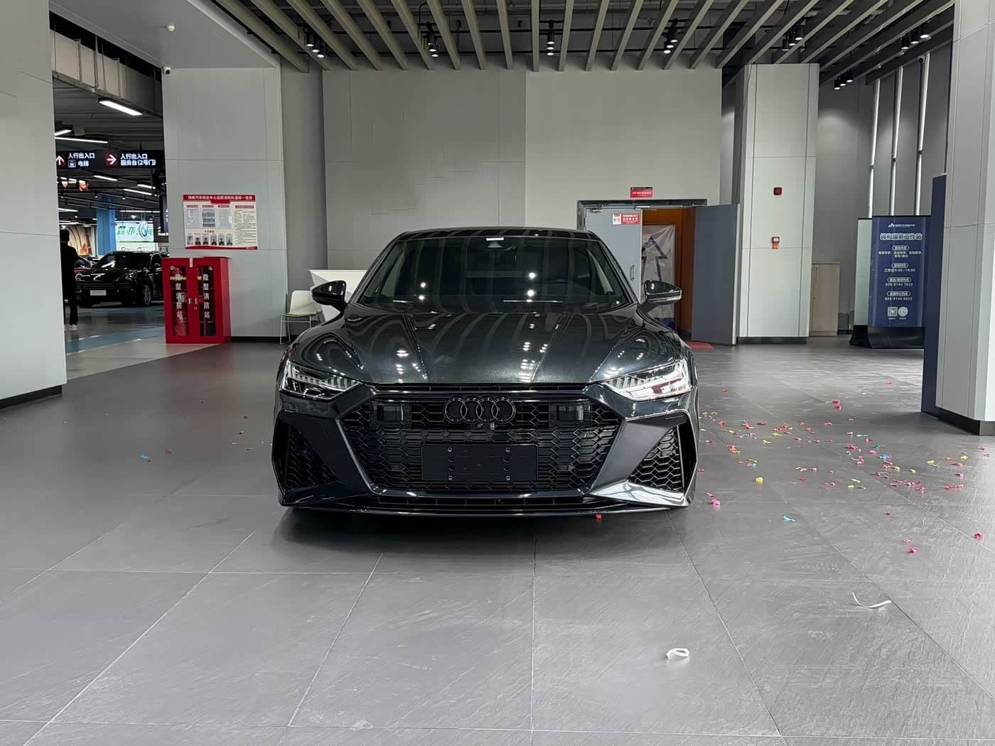 2018 Audi A7 银灰色, 90,000 km, China export – photo 2