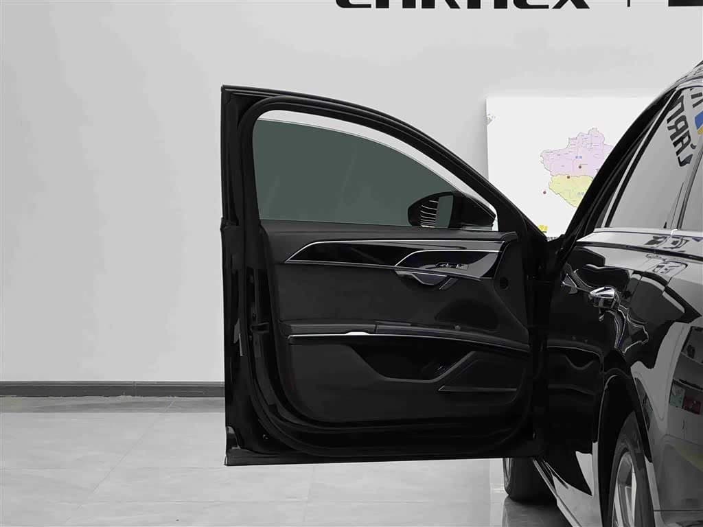 2021 Audi A8 New Energy Black, 50,700 km, China export – photo 5