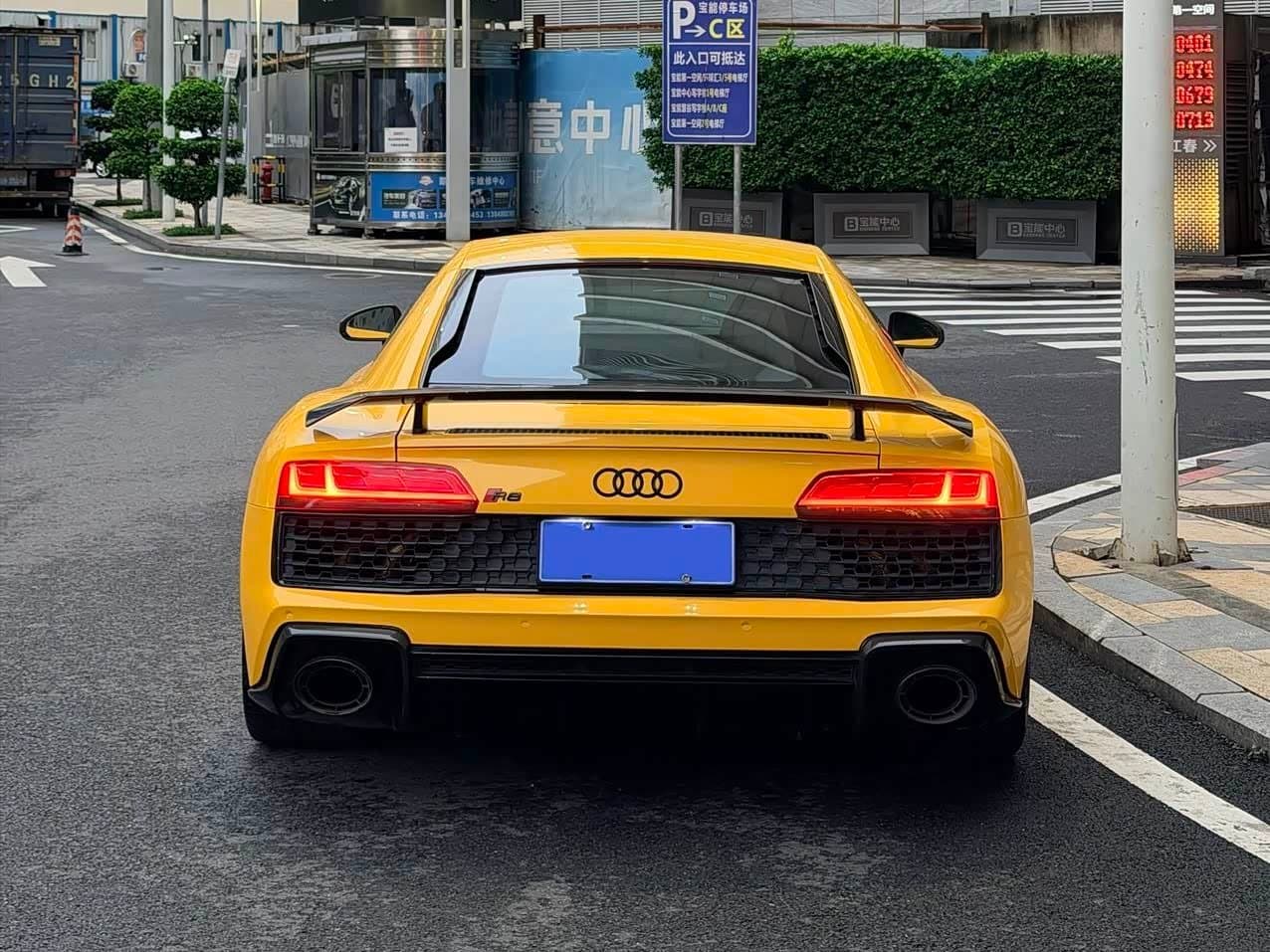 2021 Audi R8 Yellow, 56,000 km, China export – photo 4