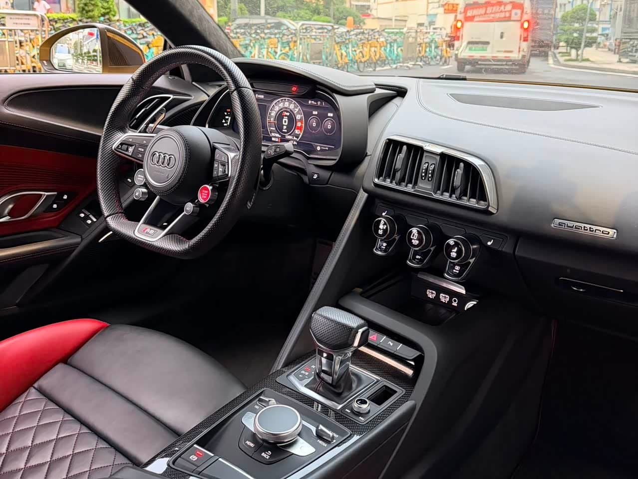 2021 Audi R8 Yellow, 56,000 km, China export – photo 7