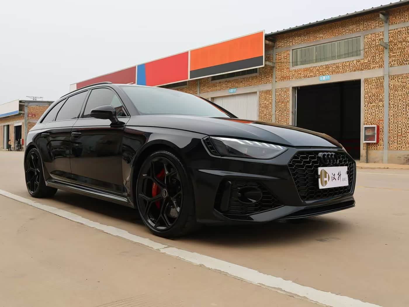2023 Audi RS 4 Black, 3,000 km, China export – photo 3