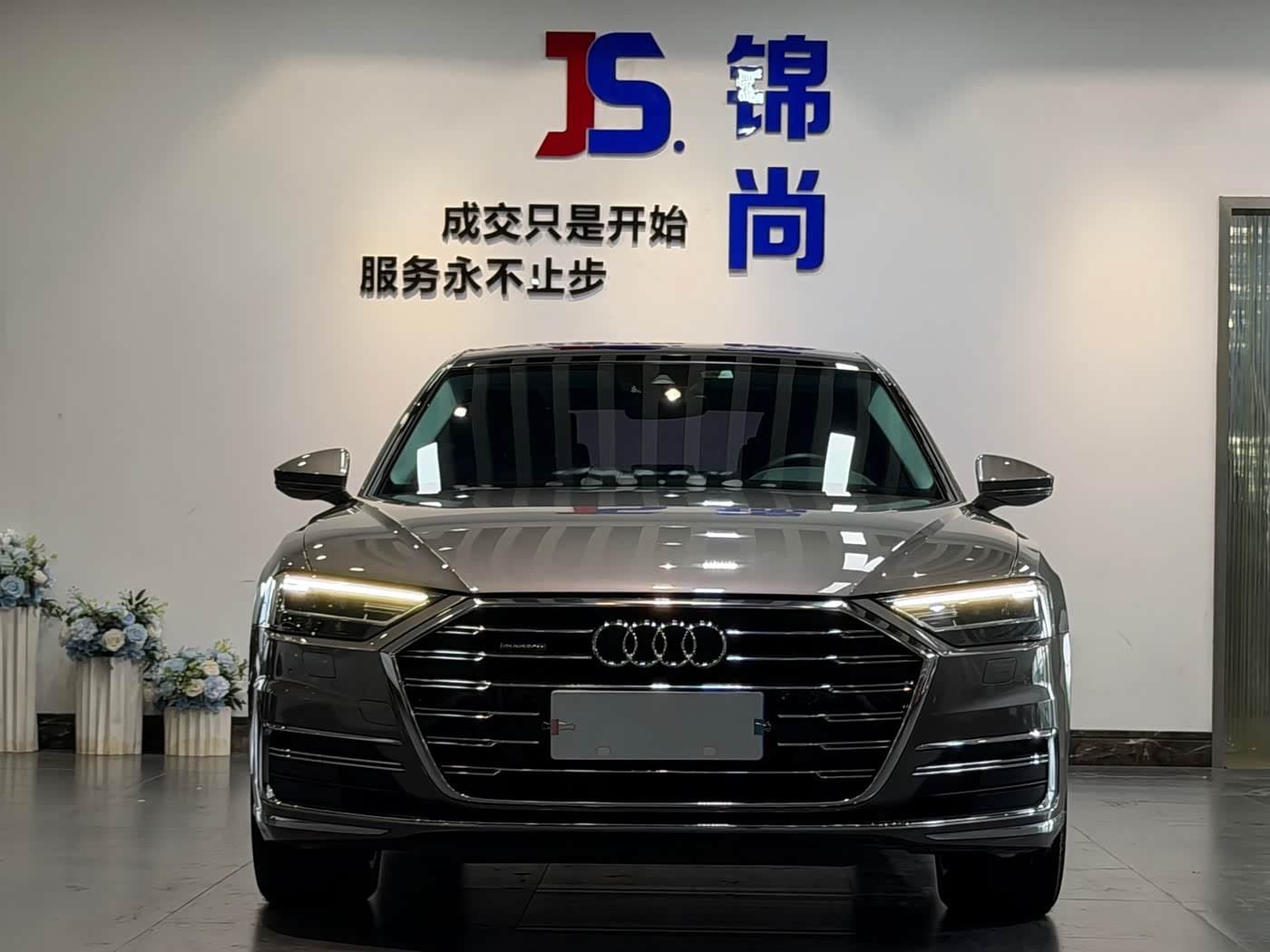 2018 Audi A8 Champagne, 104,000 km, China export – photo 2
