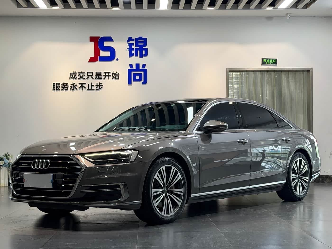 2018 Audi A8 Champagne, 104,000 km, China export – photo 1