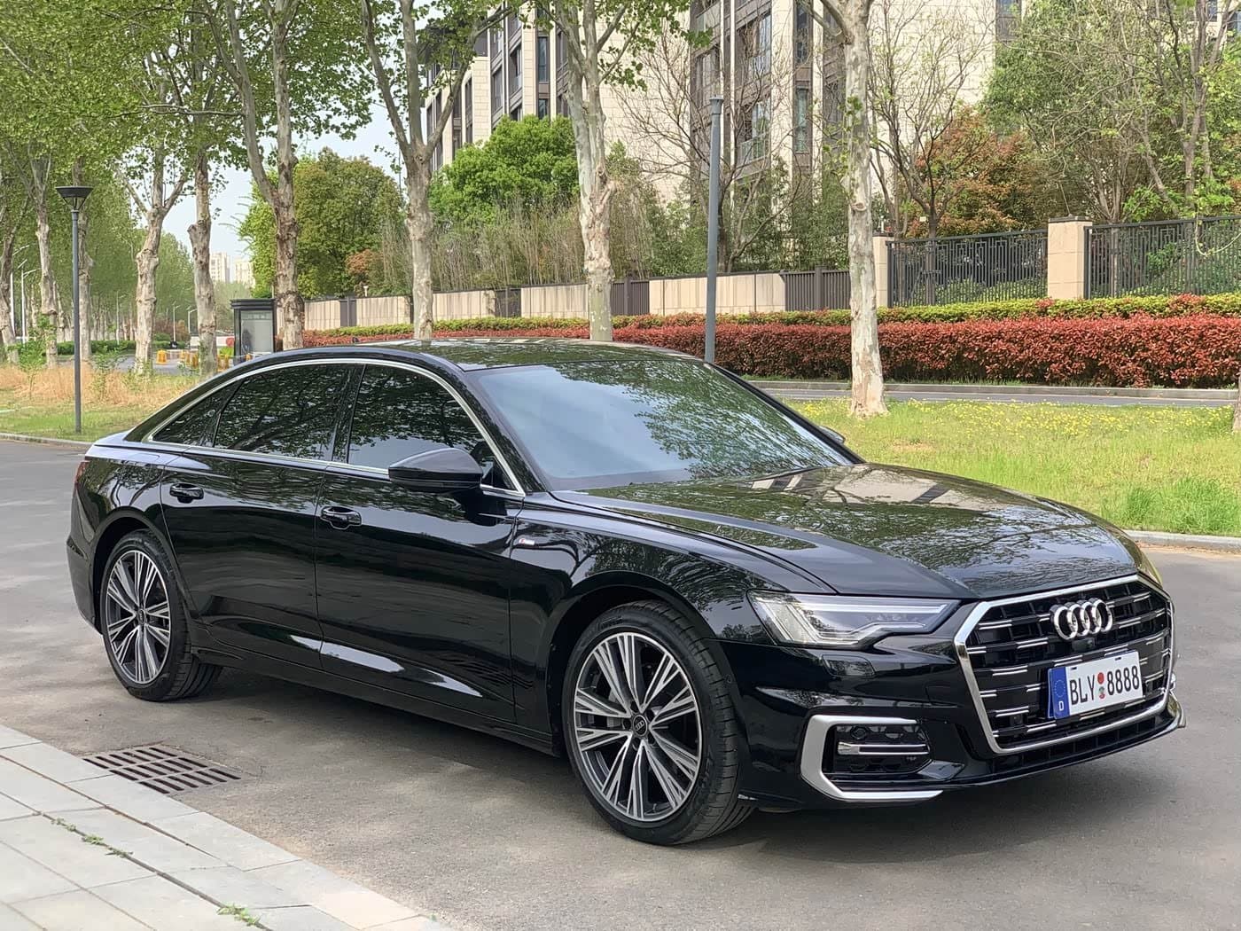 2024 Audi A6L Black, 12,000 km, China export – photo 1