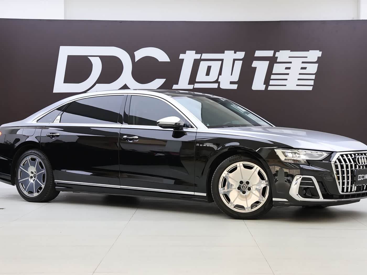 2022 Audi A8 Black, 78,000 km, China export – photo 2