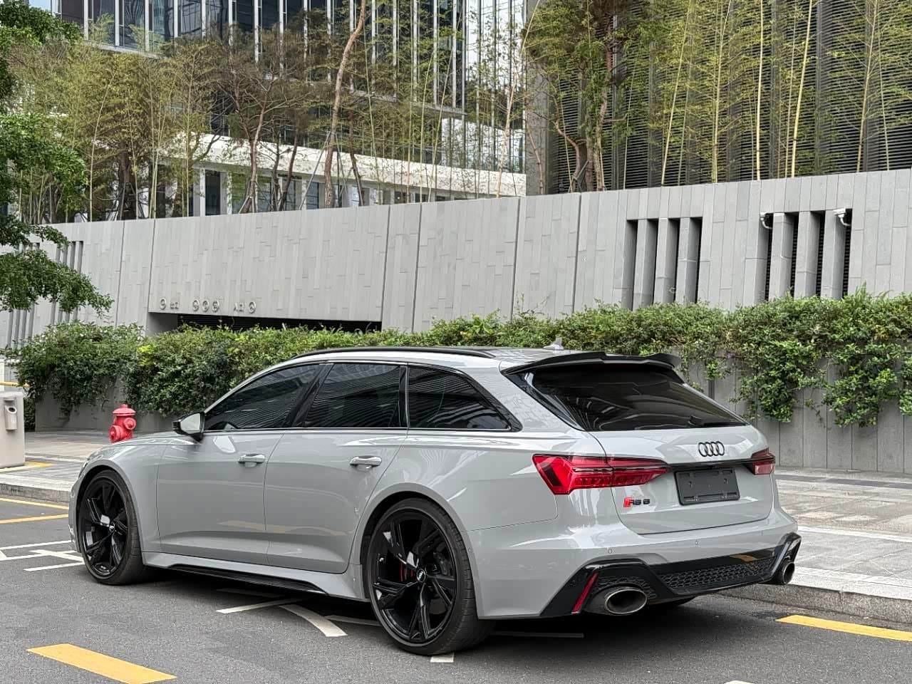 2021 Audi RS 6 银灰色, 60,000 km, China export – photo 4