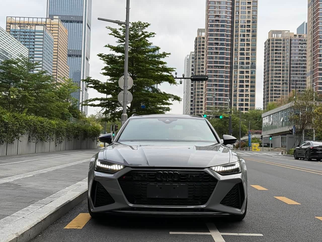 2021 Audi RS 6 银灰色, 60,000 km, China export – photo 2