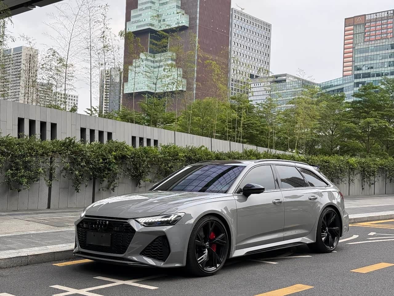 2021 Audi RS 6 银灰色, 60,000 km, China export – photo 1