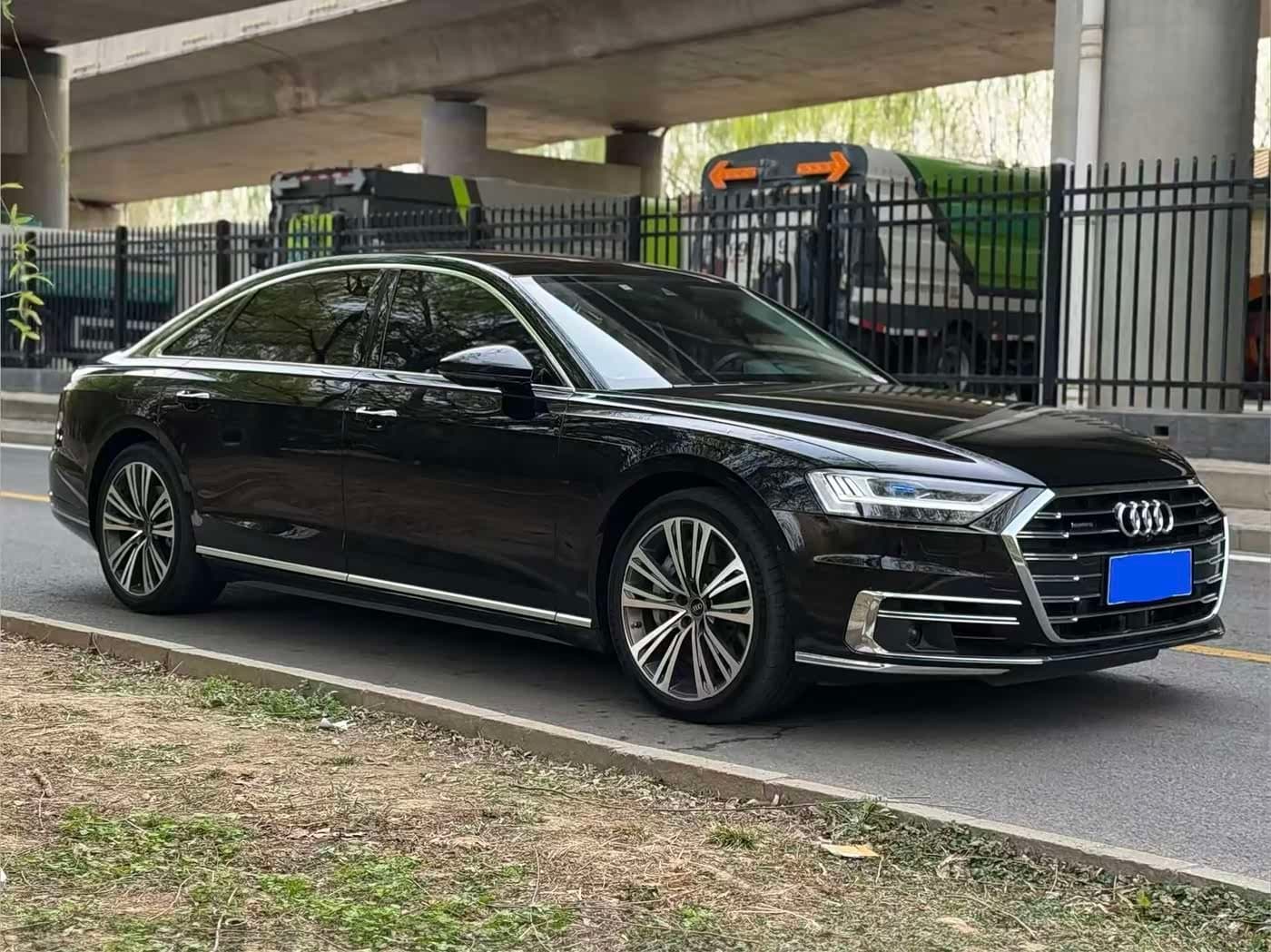 2021 Audi A8 Black, 20,000 km, China export – photo 1