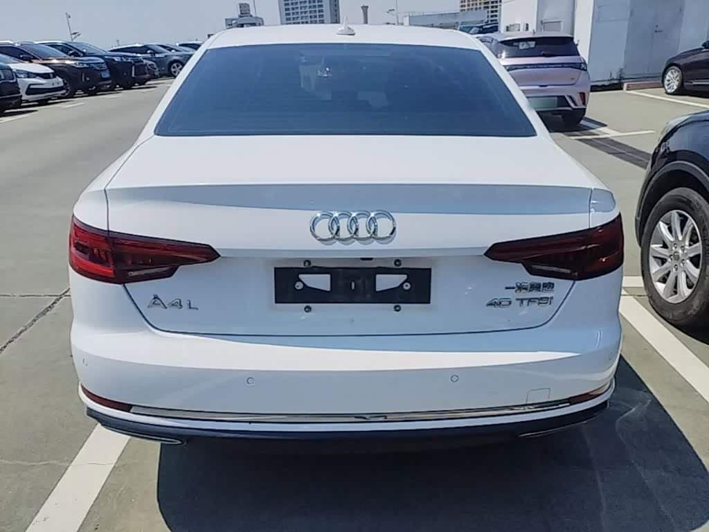 2018 Audi A4L White, 70,200 km, China export – photo 6