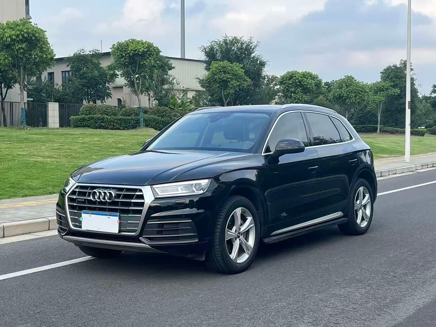 - Audi Q5L Black, 90,000 km, China export – photo 1