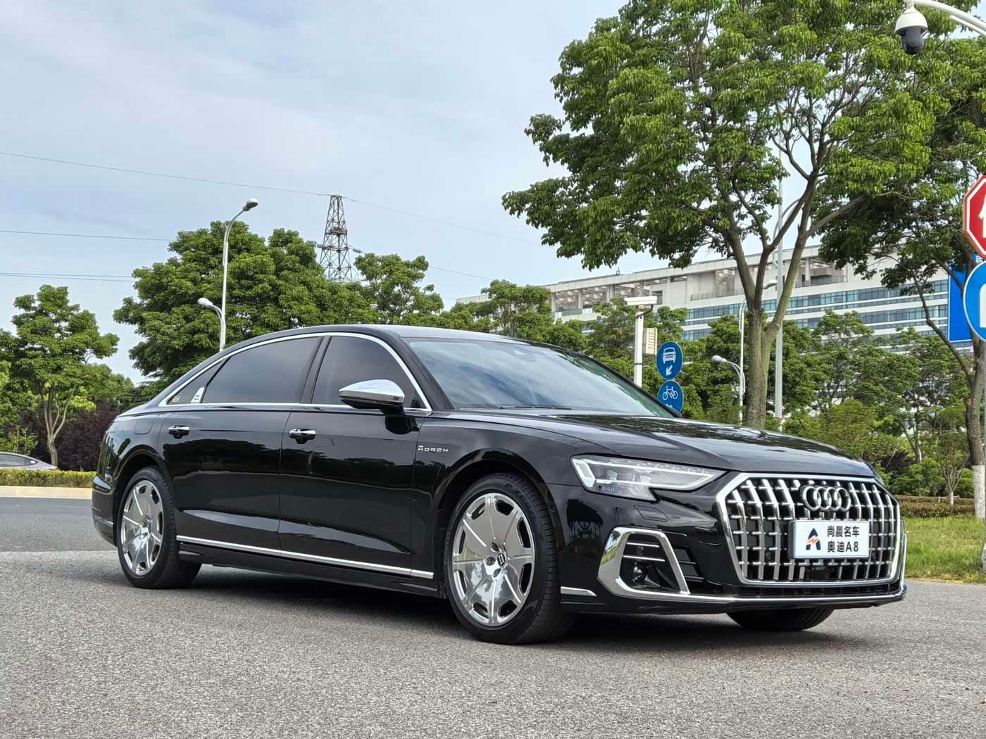 2024 Audi A8 Black, 30,000 km, China export – photo 3