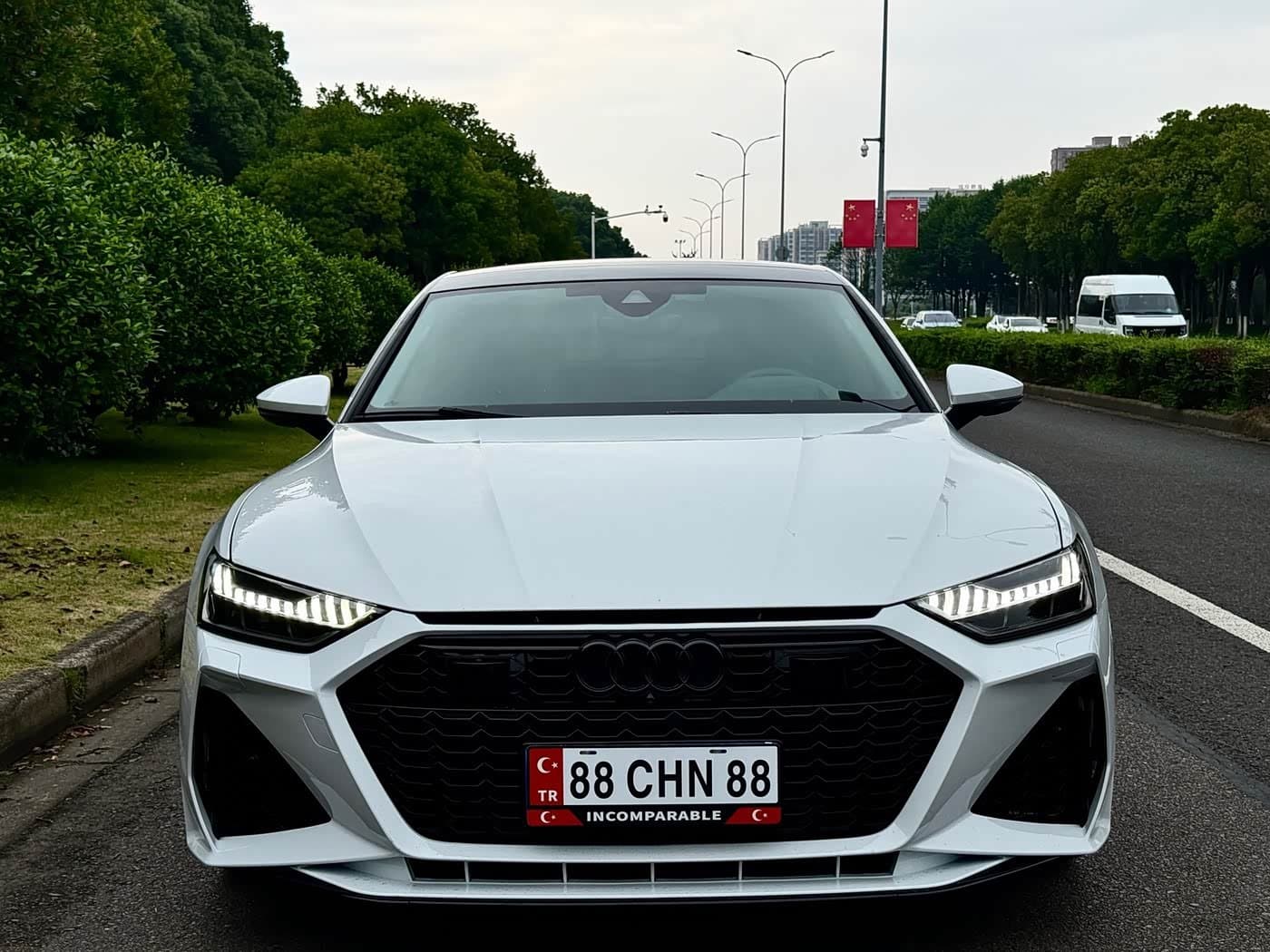 2022 Audi A7 White, 30,000 km, China export – photo 2