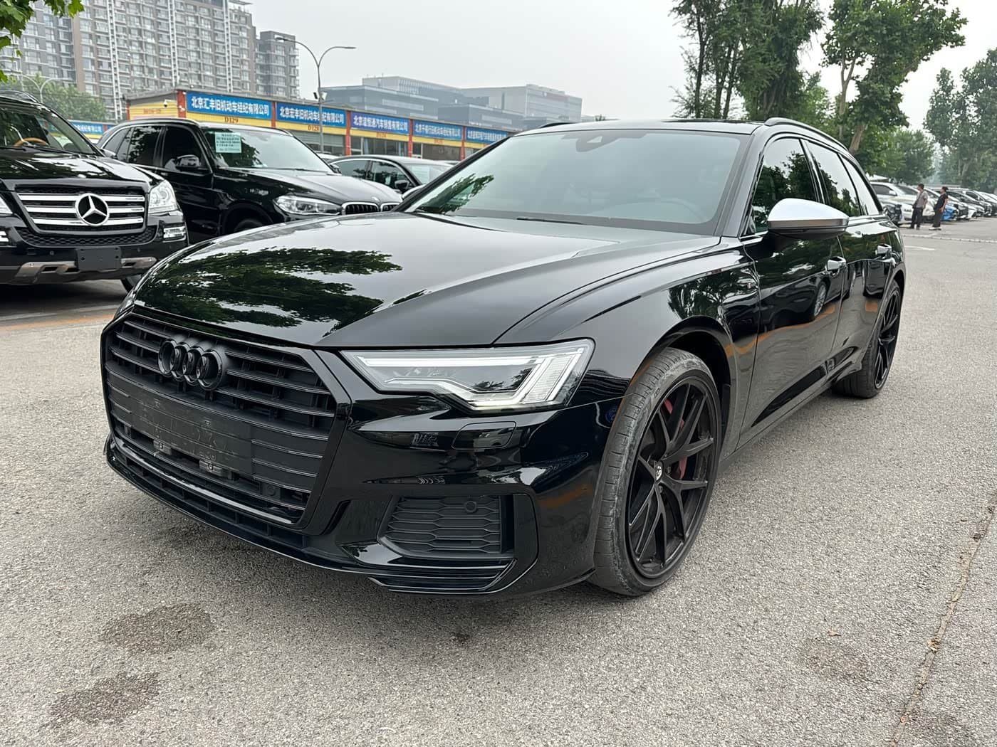 2021 Audi A6 Black, 56,000 km, China export – photo 1