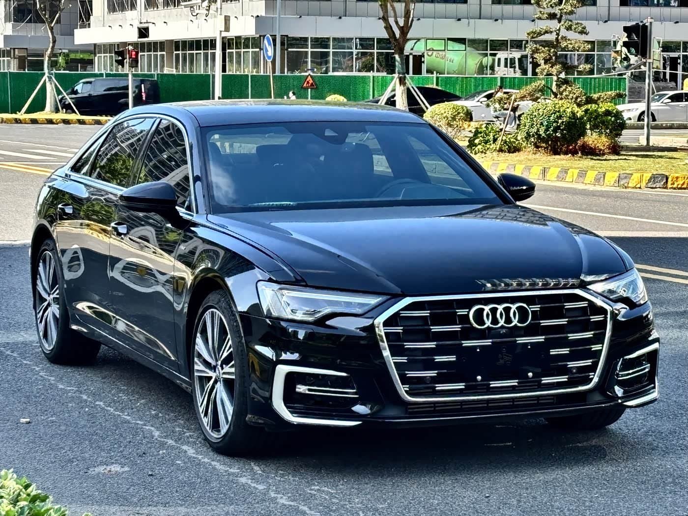2025 Audi A6L Black, 8,000 km, China export – photo 3