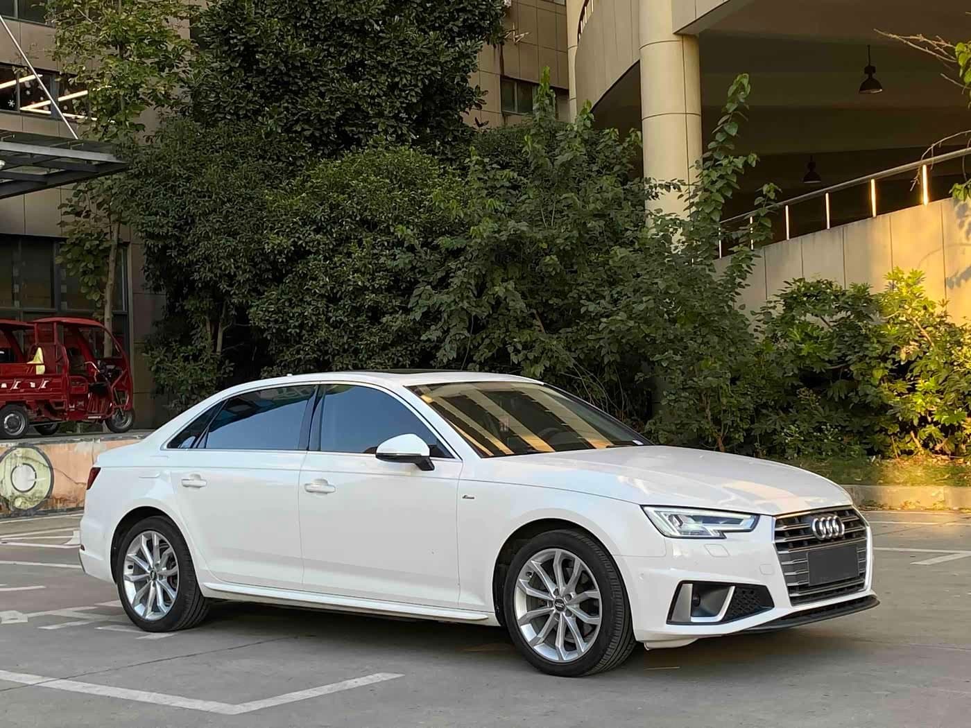 2018 Audi A4L White, 73,000 km, China export – photo 3
