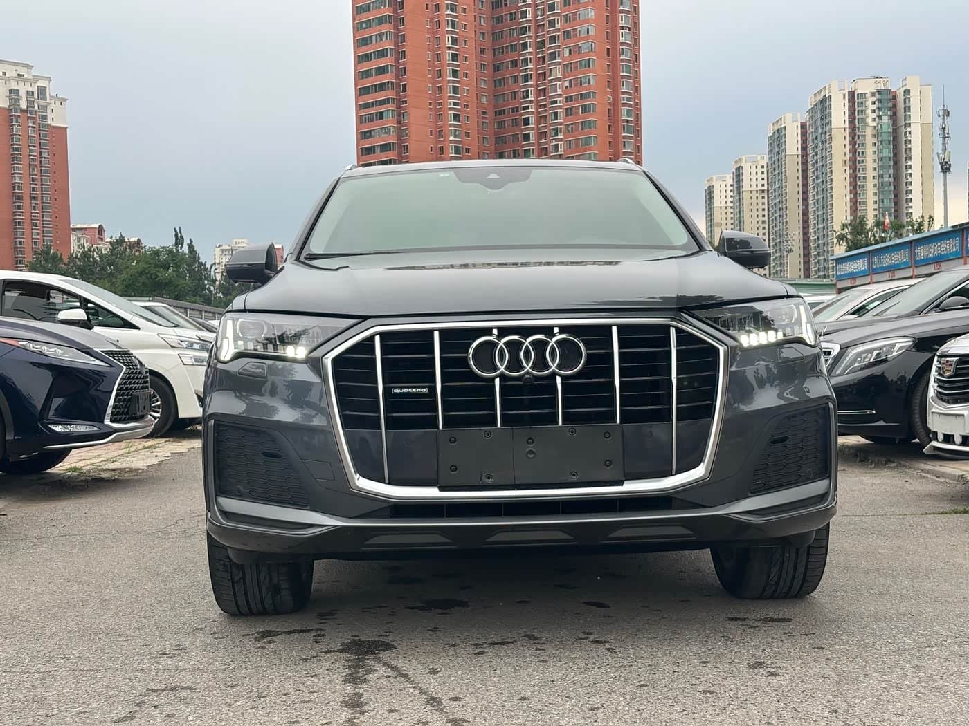 2020 Audi Q7 银灰色, 43,000 km, China export – photo 2