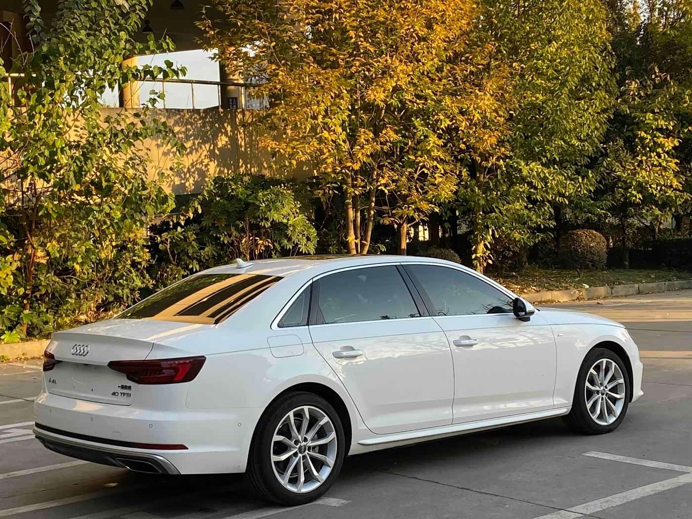 2018 Audi A4L White, 73,000 km, China export – photo 7