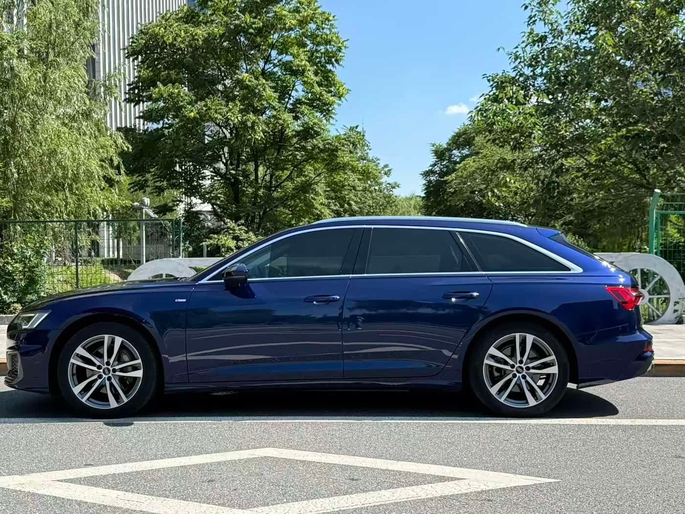2020 Audi A6 Blue, 97,000 km, China export – photo 3