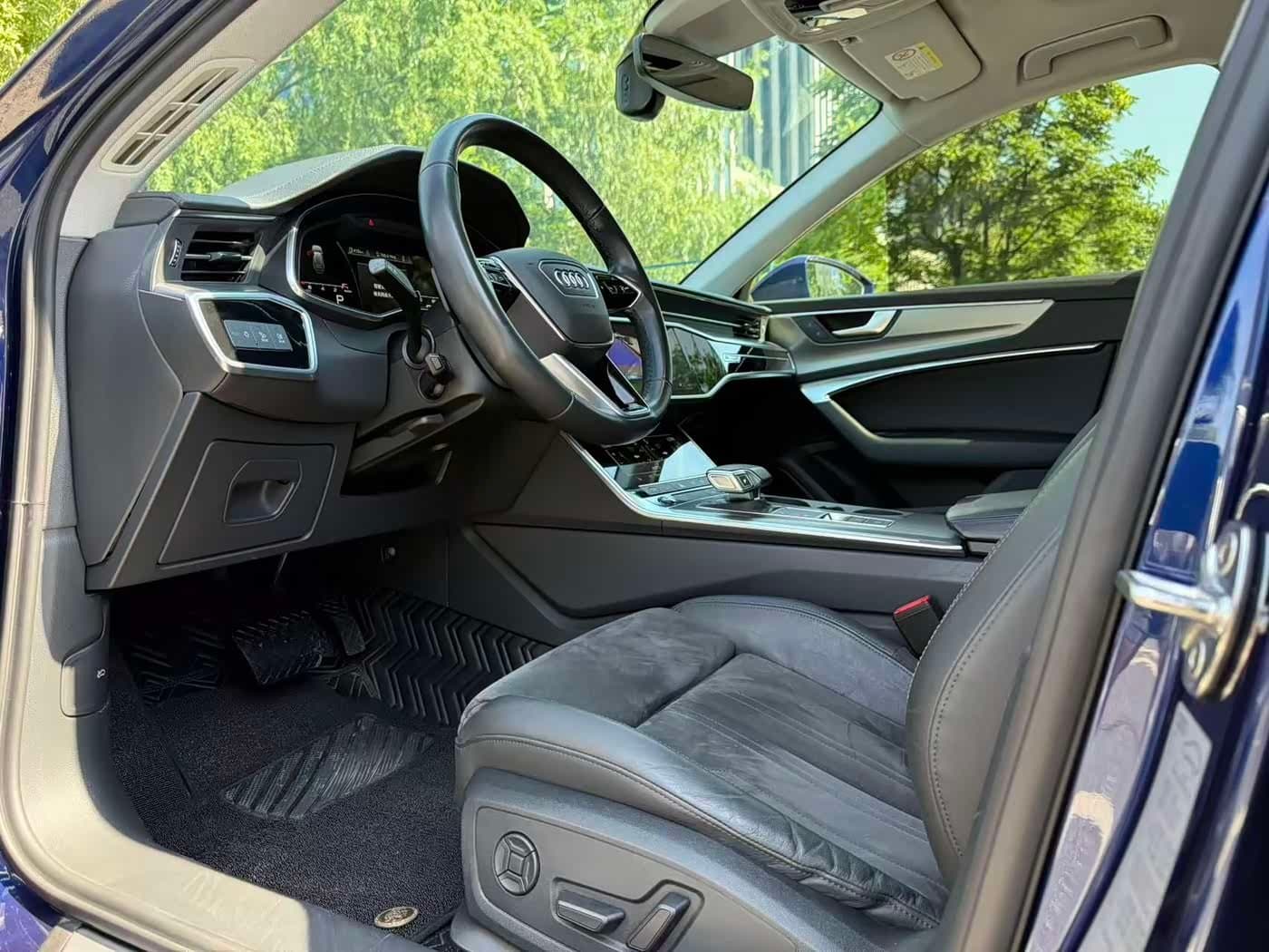 2020 Audi A6 Blue, 97,000 km, China export – photo 4