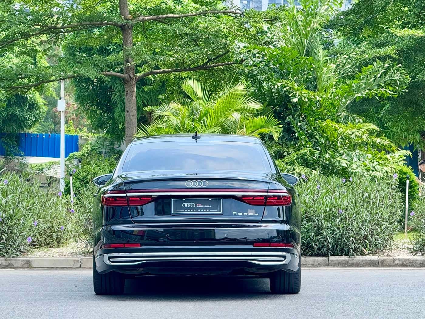 2022 Audi A8 Black, 29,000 km, China export – photo 3