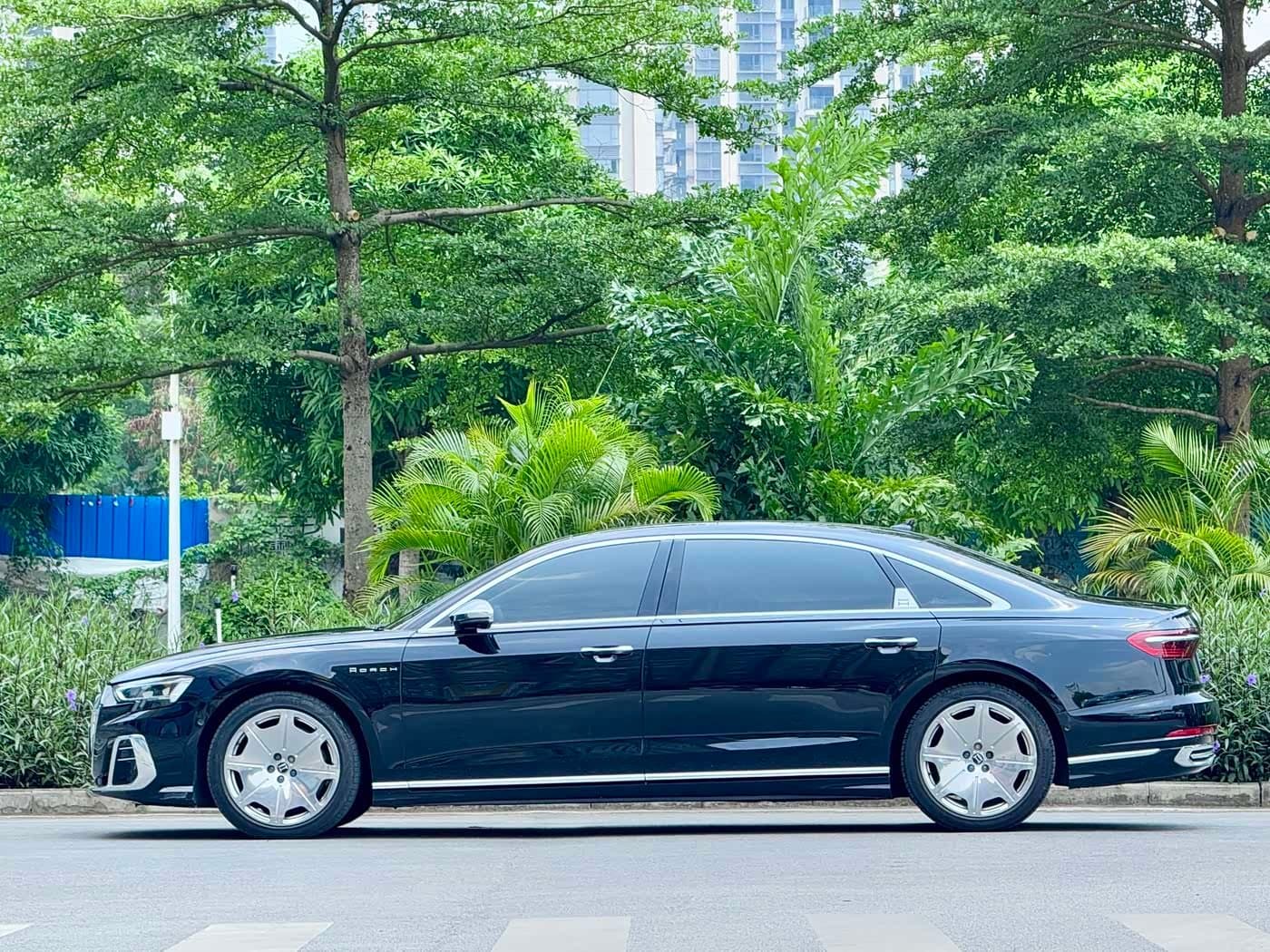 2022 Audi A8 Black, 29,000 km, China export – photo 4