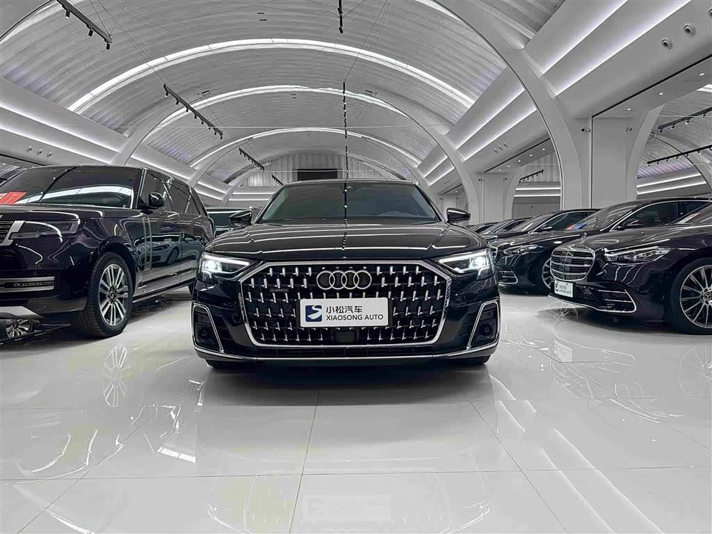 2022 Audi A8 Black, 32,000 km, China export – photo 2