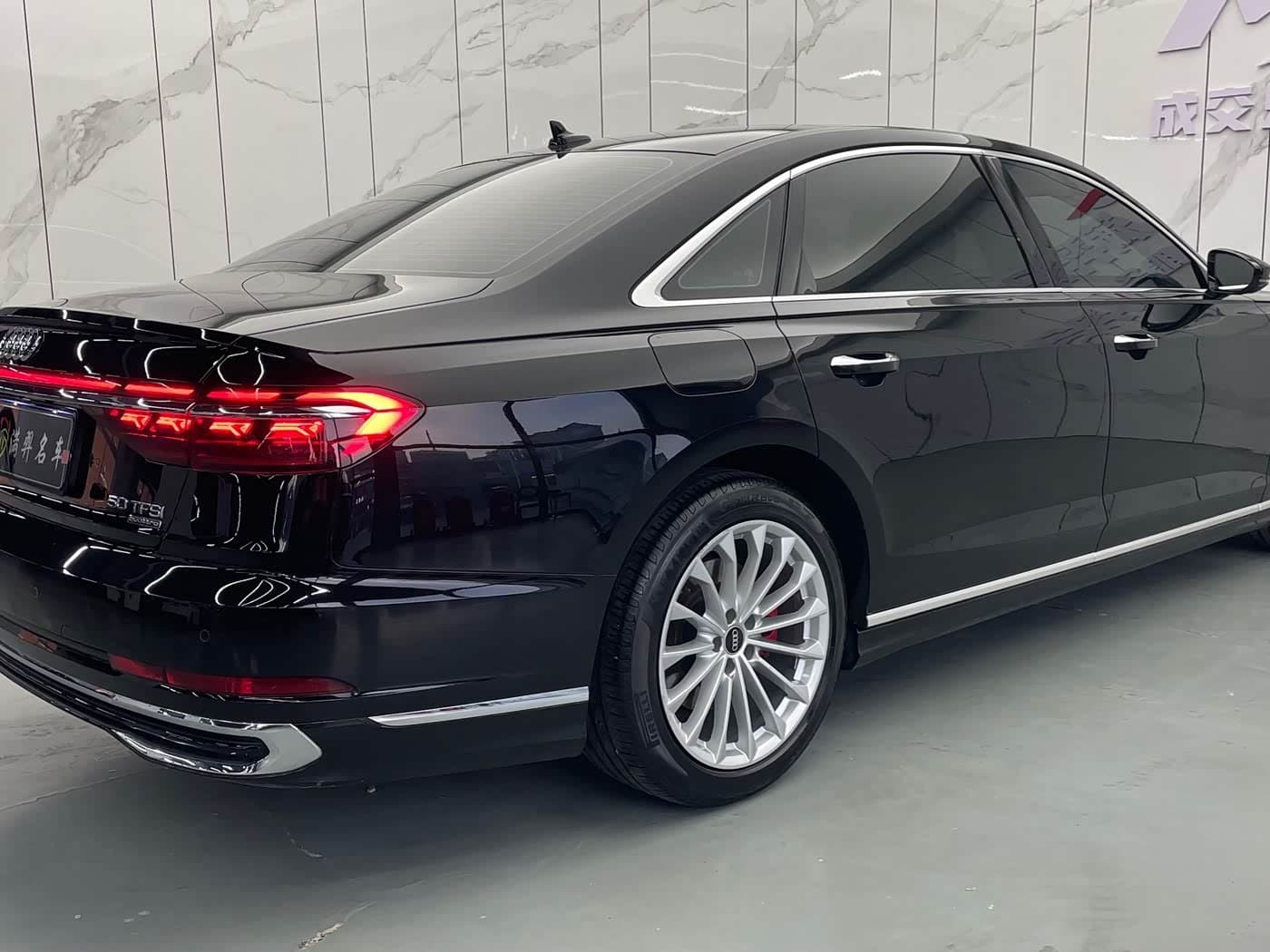 2022 Audi A8 Black, 54,000 km, China export – photo 6