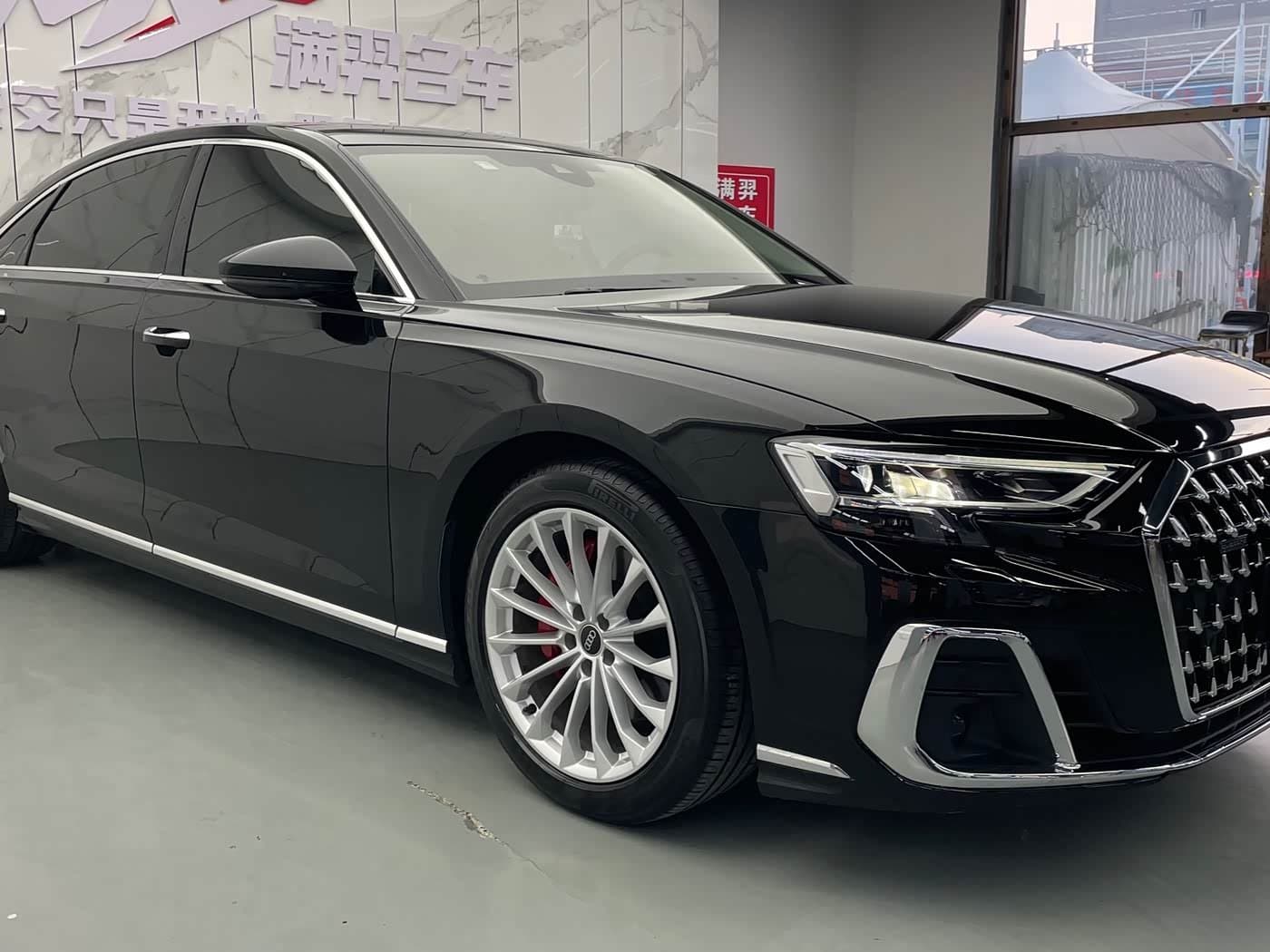 2022 Audi A8 Black, 54,000 km, China export – photo 3