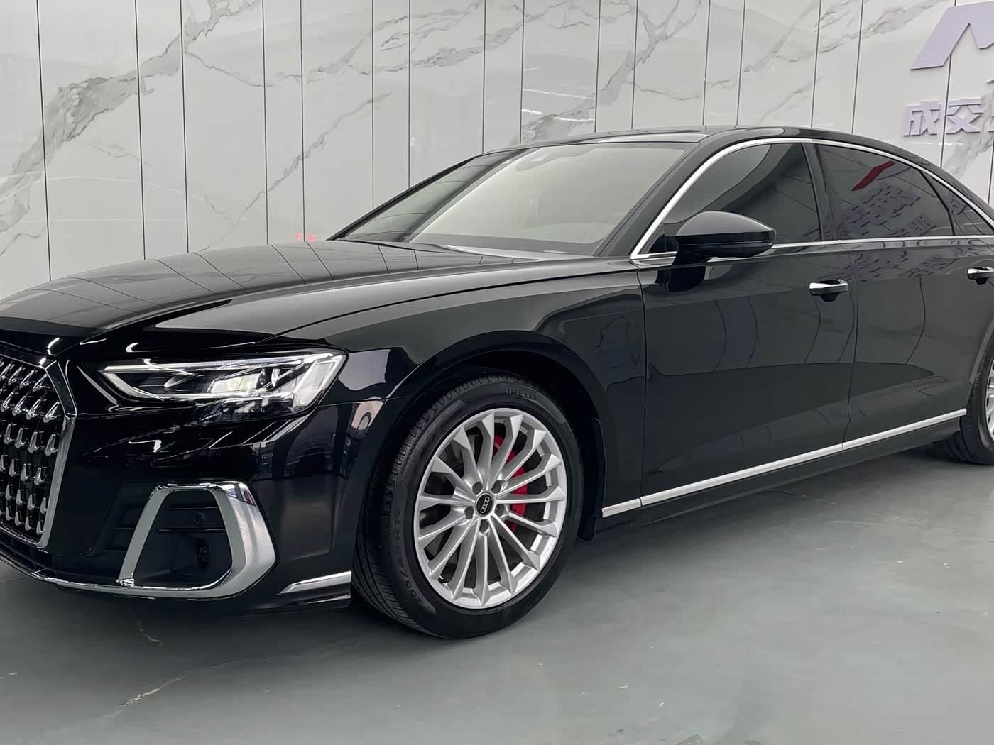 2022 Audi A8 Black, 54,000 km, China export – photo 1