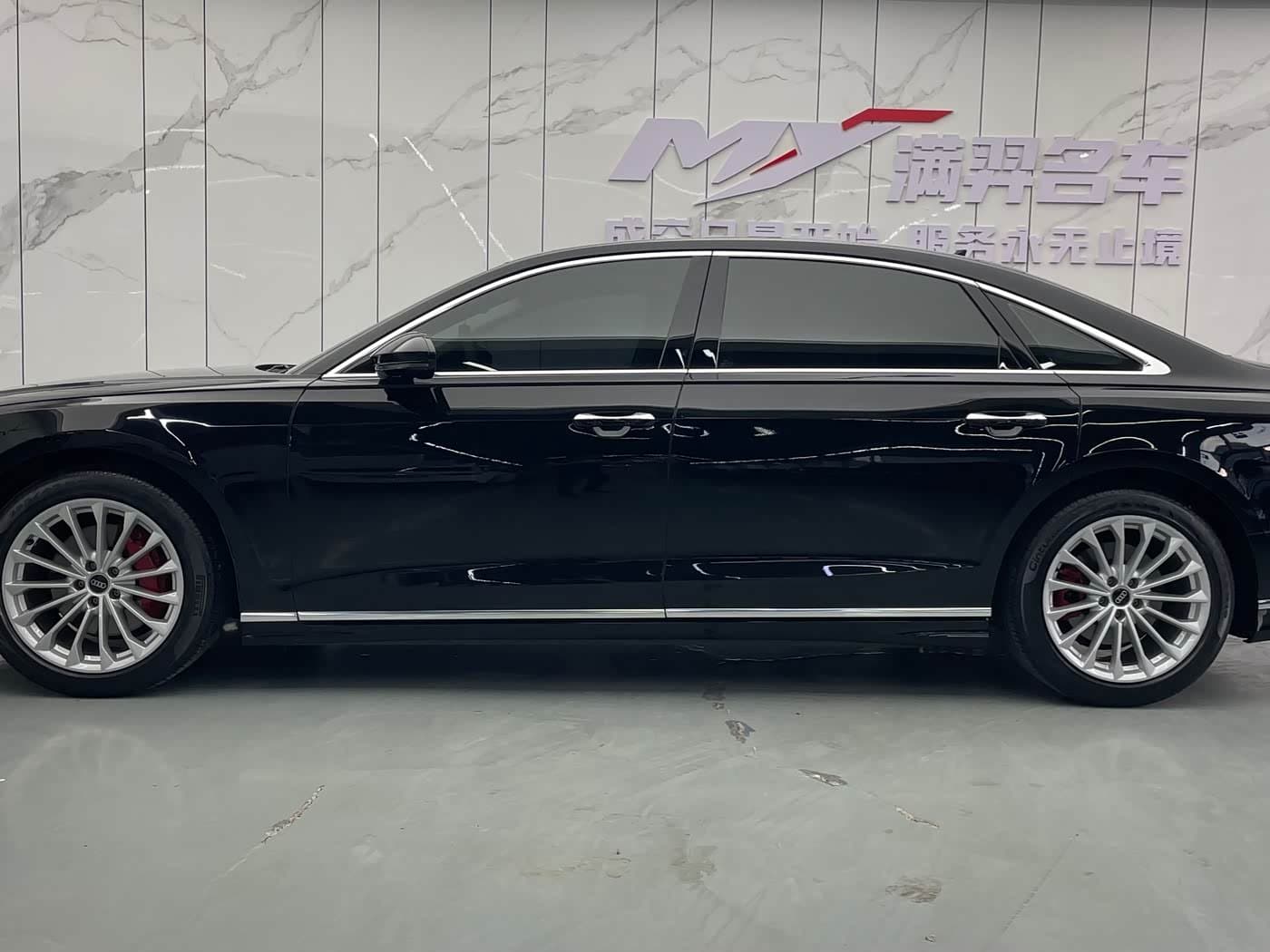 2022 Audi A8 Black, 54,000 km, China export – photo 4