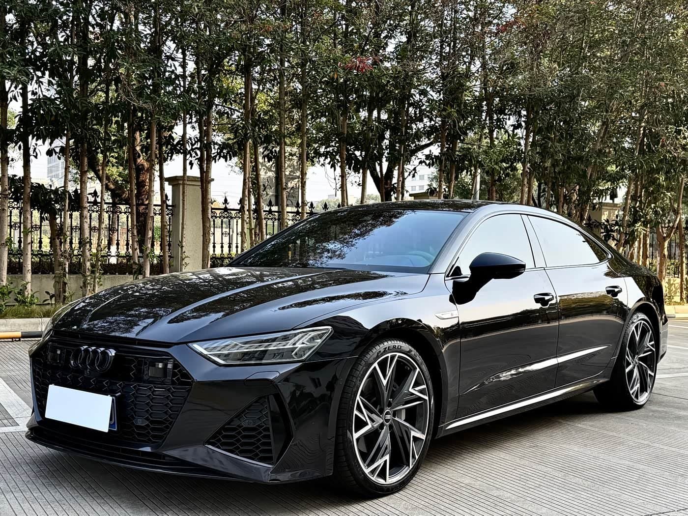 2024 Audi A7L Black, 20,000 km, China export – photo 2