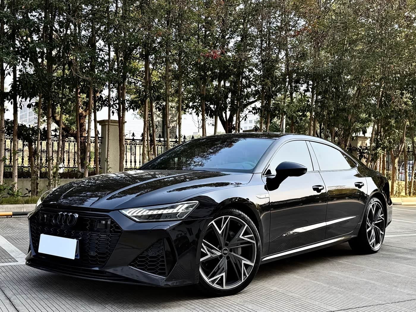 2024 Audi A7L Black, 20,000 km, China export – photo 1