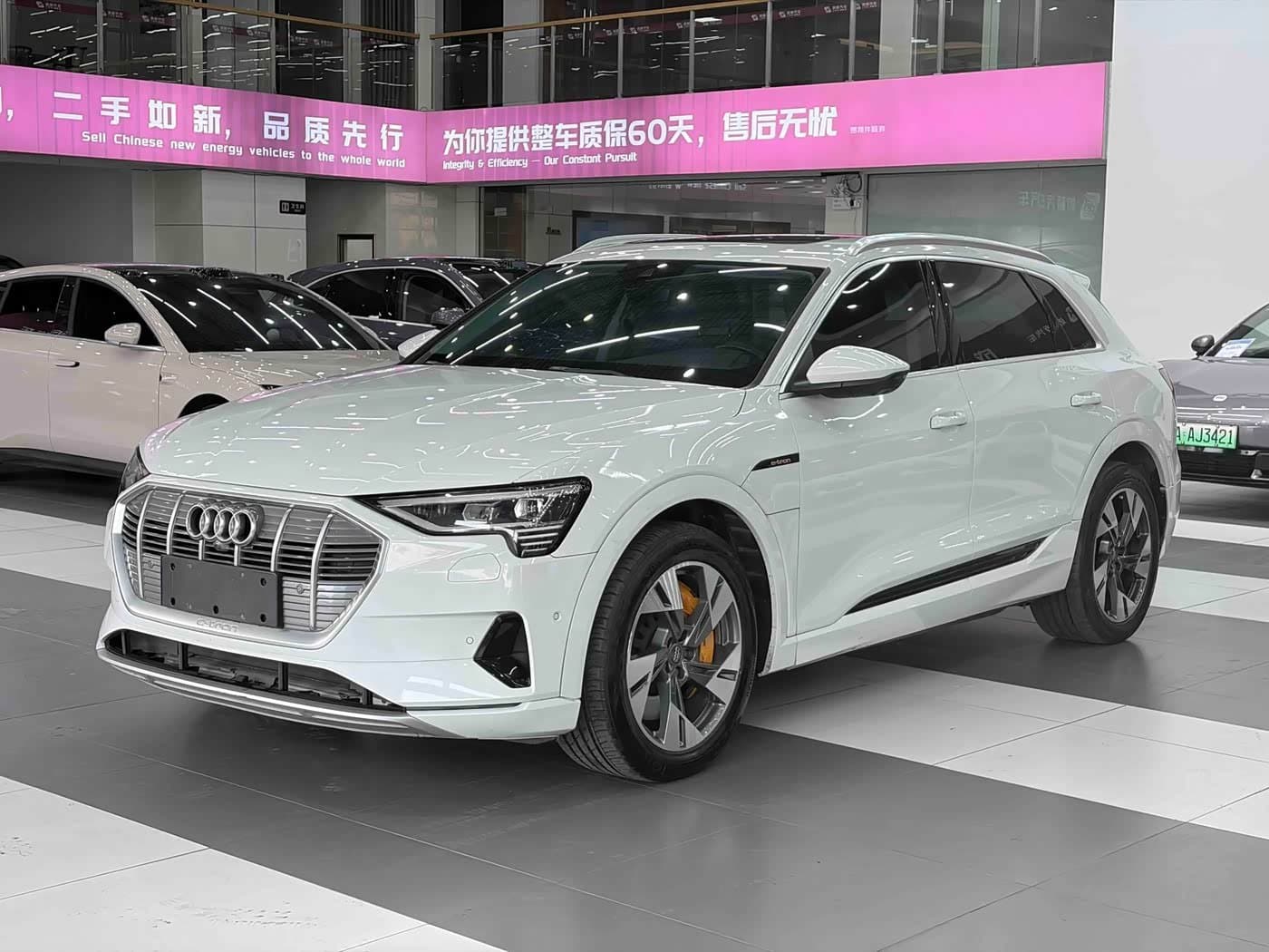 2019 Audi e-tron White, 98,000 km, China export – photo 1