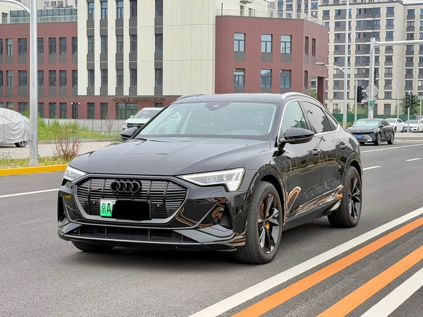 2021 Audi e-tron Black, 32,000 km, China export – photo 1